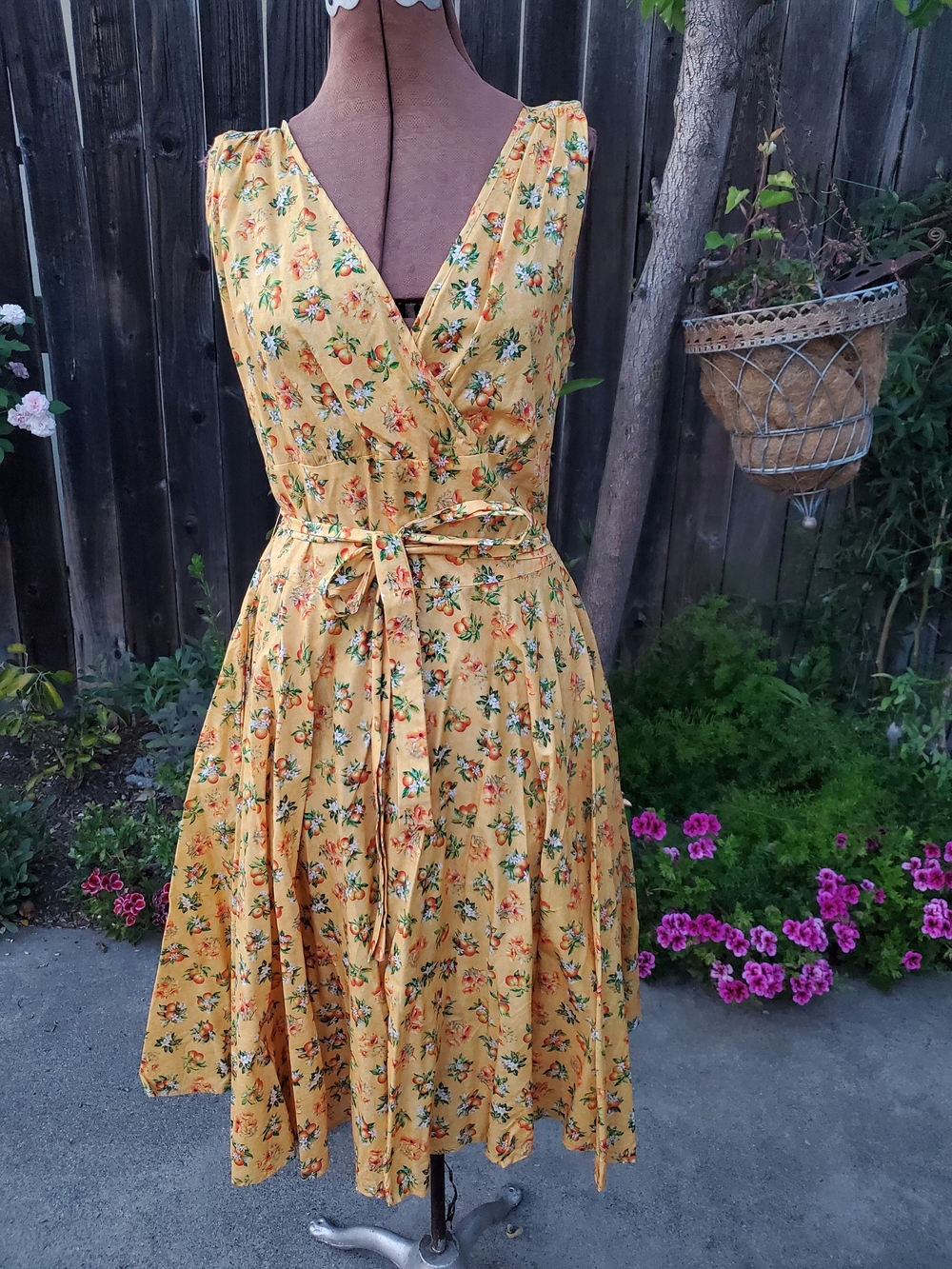 Heart Of Haute Oranges Print Dress - Yellow